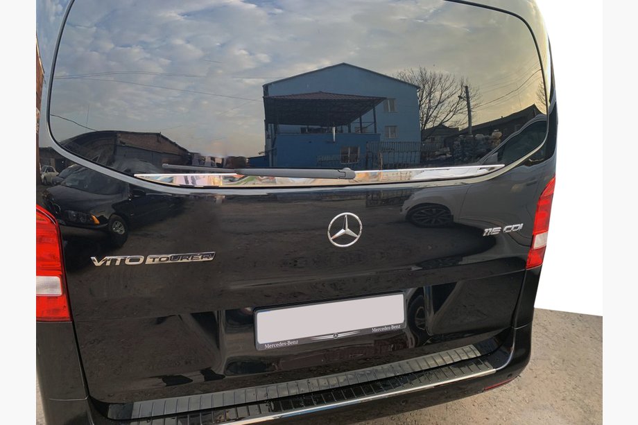 Mercedes Vito/V-class W447 2014– Takalasın reunalista (pieni lasi) (ruostumaton teräs) Image