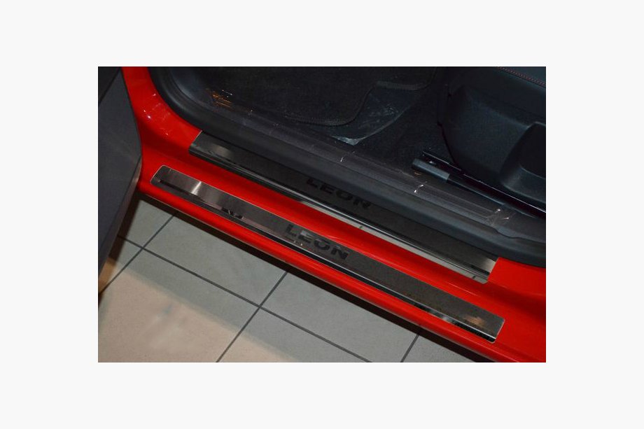 Seat Leon 2013–2020 Nataniko kynnyslistat (8 kpl, ruostumaton teräs) Image