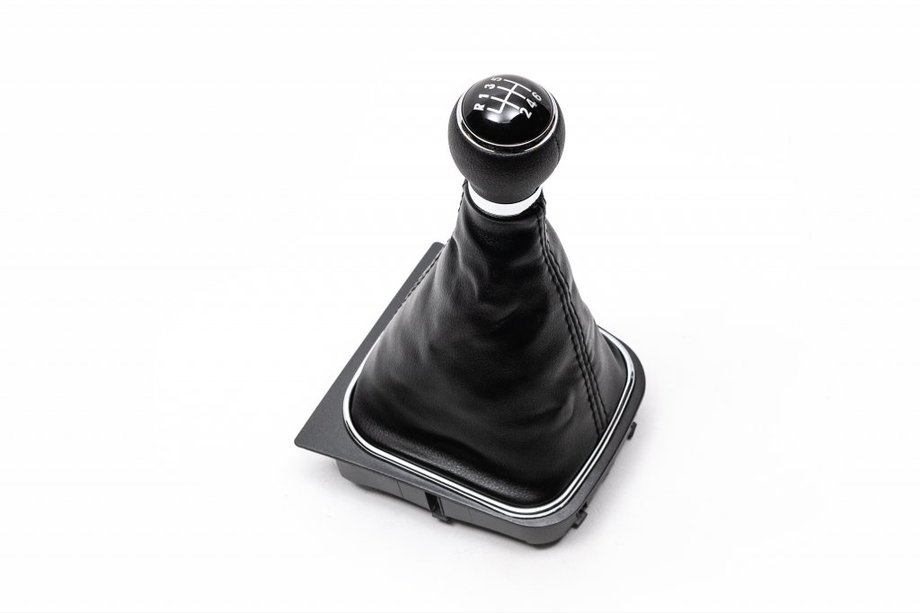 Volkswagen Jetta 2006–2011 Vaihtenuppi ja vaihdekepin suojapussi (6-vaihteinen) Image