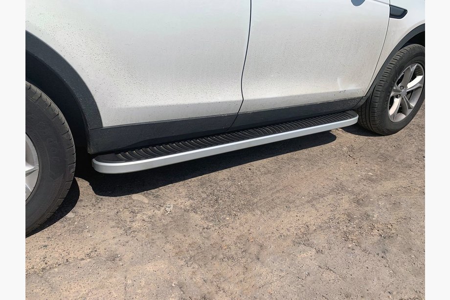 Land Rover Discovery Sport 2014– Sivuportaat Tayga Grey (2 kpl, alumiini) 2019+ Image