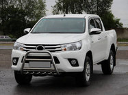 Toyota Hilux 2015– Etusuoja QT008 (ruostumaton teräs) kuva 1