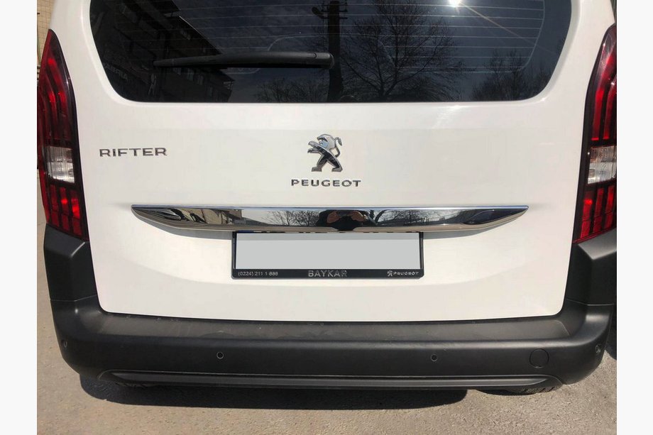 Peugeot Partner/Rifter 2019– Rekisterikilven ylälista (ruostumaton teräs) Image