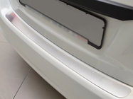 Toyota Yaris 2010–2020 Takapuskurin suojalista Natanika (ruostumaton teräs) kuva 1
