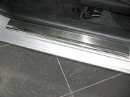 Toyota Yaris 2010–2020 Nataniko ovikynnyslistat (4 kpl, ruostumaton teräs) Vakio – Lohmann-teippi, 0,5 mm kuva 1