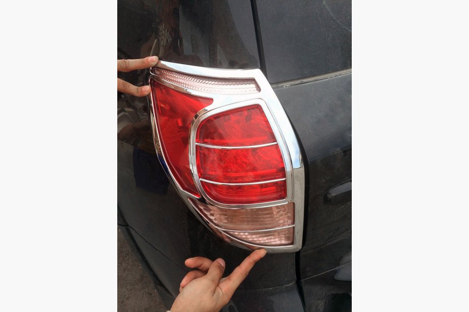 Toyota Rav 4 2006–2013 Takavalojen kromikehykset 2006-2009 (2 kpl, muovi) Image