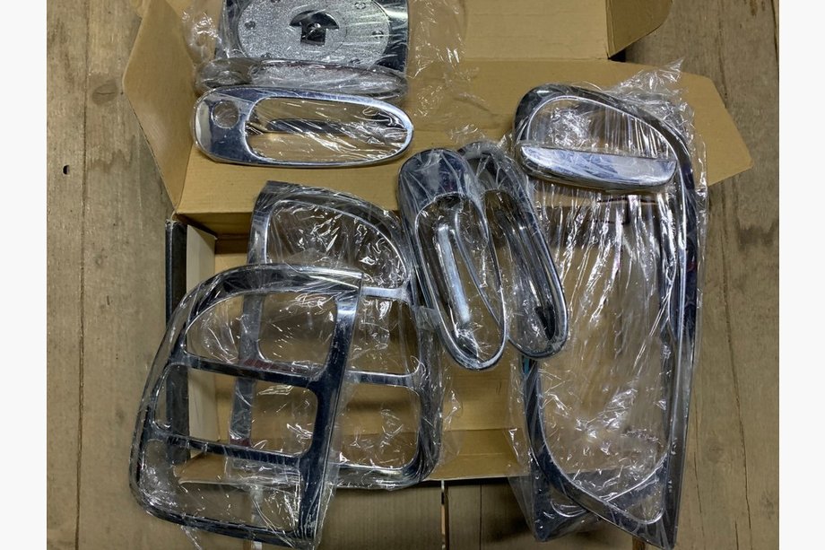 Toyota Rav 4 2001–2005 Kromipaketti (2003-2005) Image