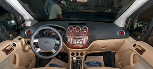 Ford Connect 2010–2013 Kojelaudan koristelistat (iso sarja) kuva 4