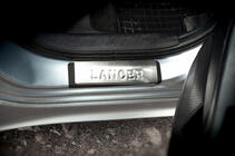 Mitsubishi Lancer X 2008– Kynnyslistat (OMSA, 4 kpl, ruostumaton teräs) kuva 3