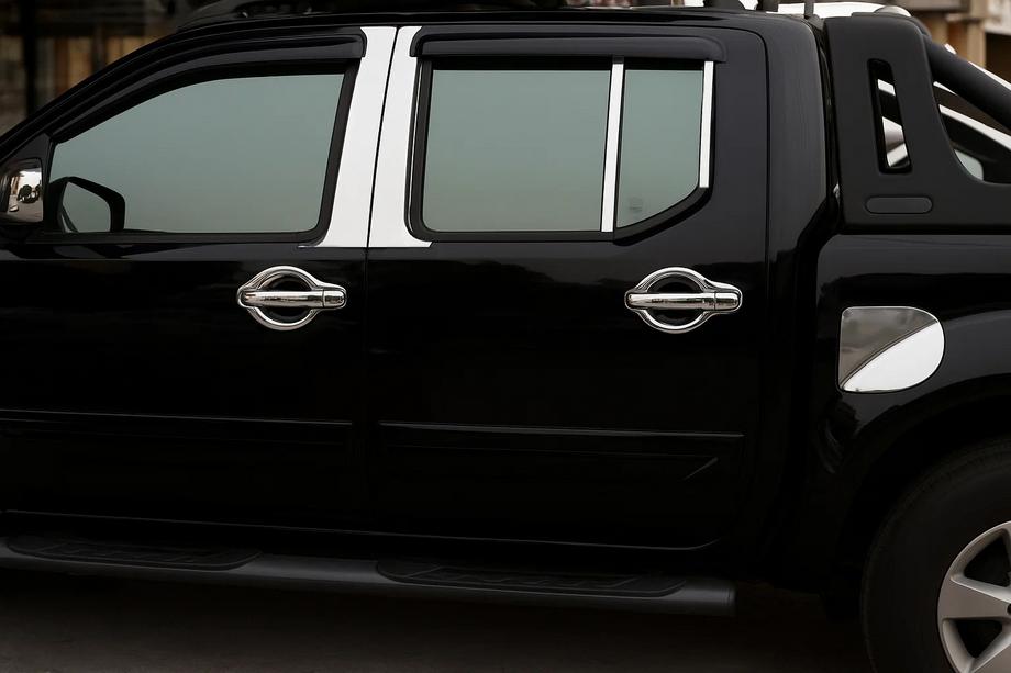 Nissan Navara 2006–2015 Kromipilarilistat (6 kpl, ruostumaton teräs) Image