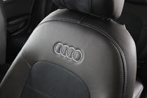 Audi A4 B8 2007–2015 Istuinsuojasarja ekonahka+kangas+Alcantara Antara A001 (täysi sisustasarja) kuva 5