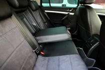 Skoda Octavia II A5 2006–2010 Istuinsuojasarja ekonahka+kangas+Alcantara Antara A001 (täysi sisustasarja) kuva 4