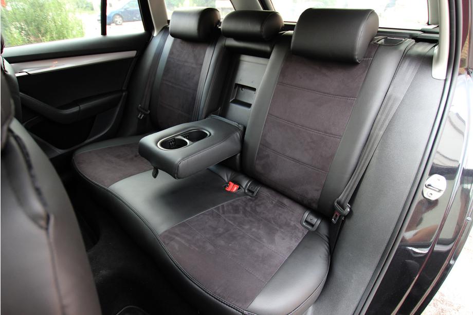 Skoda Octavia III A7 2013–2019 Istuinsuojasarja ekonahka+kangas+Alcantara Antara A001 (täysi sisustasarja) Kuva 3