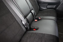 Dodge Journey 2008–2020 Istuinsuojat keinonahka+kangas+antara Antara A001 (3 riviä) kuva 10