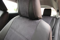 Toyota Yaris/Yaris Cross (XP210) 2020– Istuinsuojasarja ekonahka+kangas+Alcantara Antara A001 (täysi sisustasarja) kuva 7