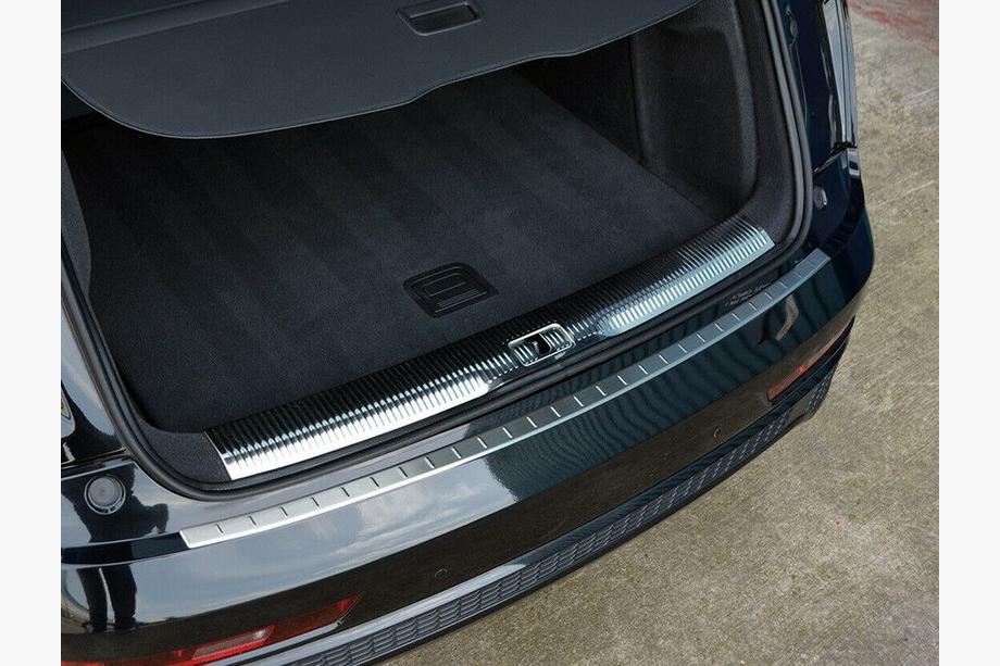 Audi Q3 2011–2019 OmsaLine takapuskurin suojalista (RST) Image
