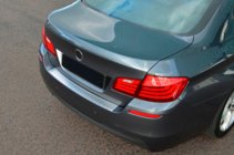 BMW 5-sarja F10/F11 2010–2016 OmsaLine takapuskurin suojalista (SD, ruostumaton teräs) kuva 6
