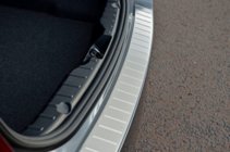 BMW 5-sarja F10/F11 2010–2016 OmsaLine takapuskurin suojalista (SD, ruostumaton teräs) kuva 4