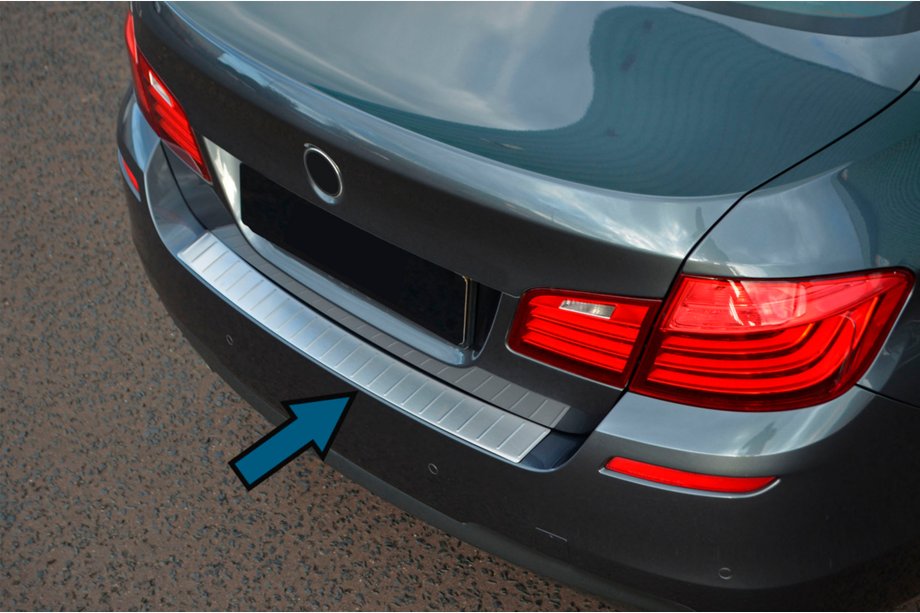 BMW 5-sarja F10/F11 2010–2016 OmsaLine takapuskurin suojalista (SD, ruostumaton teräs) Image