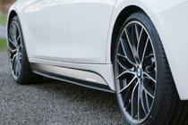 BMW 5-sarja F10/F11 2010–2016 OmsaLine helmalevikkeet (musta) kuva 1