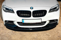 BMW 5-sarja F10/F11 2010–2016 Etupuskurin lip OmsaLine (musta) kuva 6