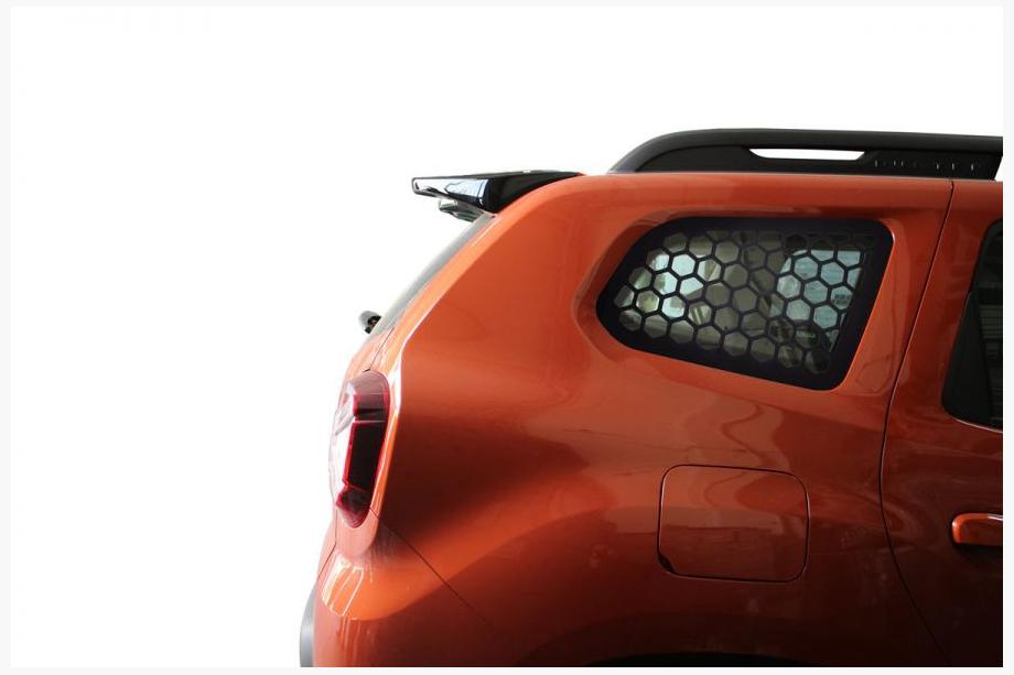 Renault Duster 2018–2024 OmsaLine takaikkunan peitepaneelit (2 kpl, ABS) Image