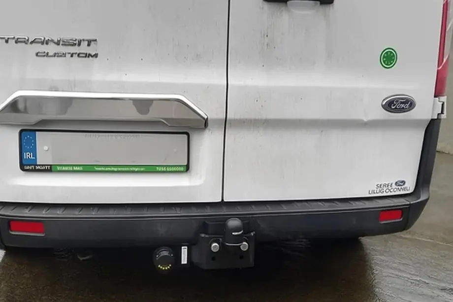 Ford Custom 2013–2022 Kromilista rekisterikilven yläpuolelle (2-ovinen, ruostumaton teräs) Image