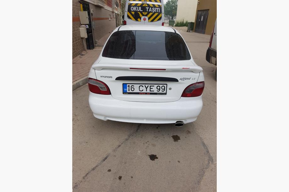 Hyundai Accent 1994–1999 Meliset-spoileri (maalattavaksi) Kuva 2