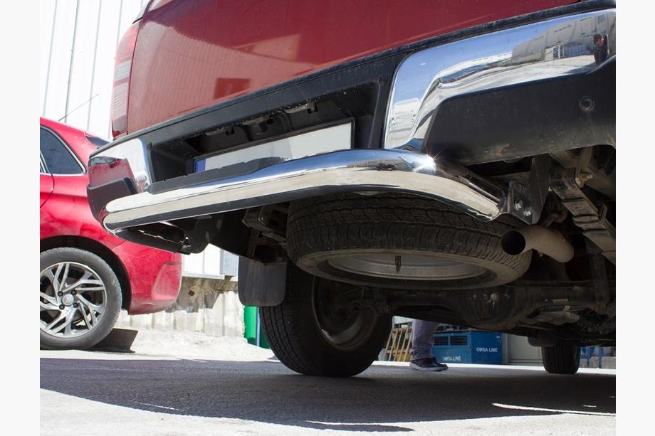 Isuzu D-Max 2019– Takapuskurisuoja Amazon Silver (76 mm, ruostumaton teräs) Image