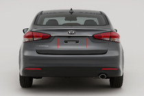 Kia Cerato 3 2013–2018 Rekisterikilven ylälista Sedan -malliin (ruostumaton teräs) kuva 1