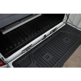 Takaluukun avausvaimennin (soft-open) Nissan Navara/NP300 2016– kuva 2