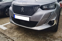 Peugeot 2008 2019– Etupuskurin suojalista (2 kpl, ruostumaton teräs) kuva 1