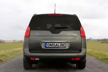 Peugeot 5008 2009–2016 Kromilista rekisterikilven yläpuolelle OmsaLine (ruostumaton teräs) kuva 1