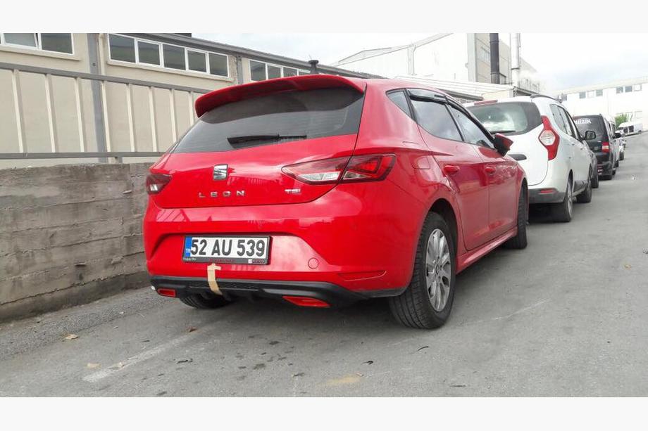 Seat Leon 2013–2020 Takapuskurin suojalista (maalattava) Image