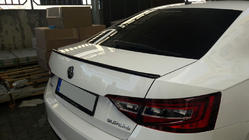 Skoda Superb 2015–2024 Spoileri (maalattava) kuva 2