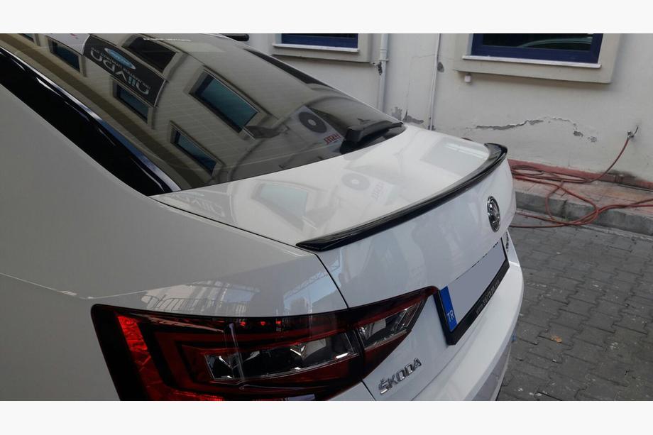 Skoda Superb 2015–2024 Spoileri (maalattava) Image