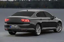 Volkswagen Passat B8 2015–2023 Rekisterikilven ylälista SD (OmsaLine, ruostumaton teräs) kuva 1