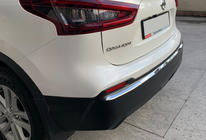 Nissan Qashqai 2014–2021 Takapuskurin suojalista (ruostumaton teräs) kuva 1