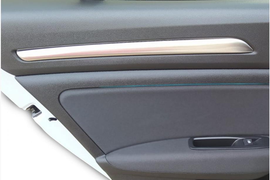 Renault Megane IV 2016–2025 Sisäovipaneelin suojalistat (4 kpl, ruostumaton teräs) Image