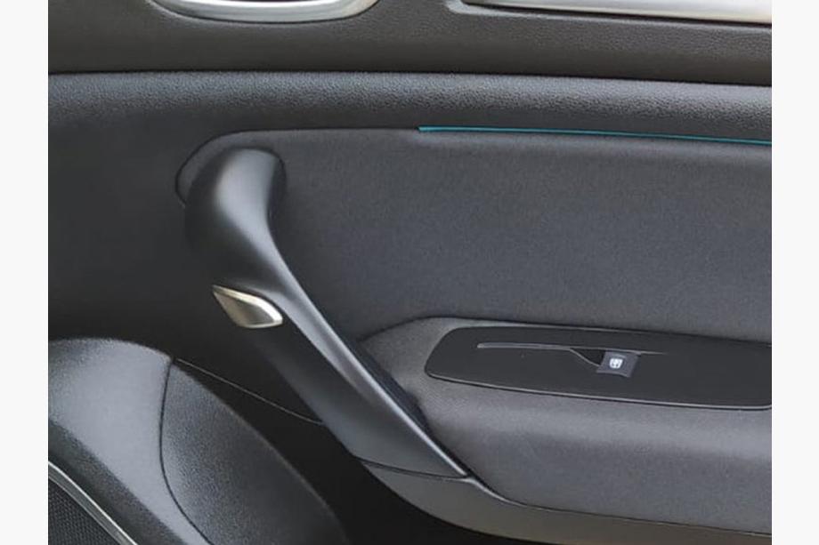 Renault Megane IV 2016–2025 Sisätilan käsinojan suojalistat (2 kpl, ruostumaton teräs) Image