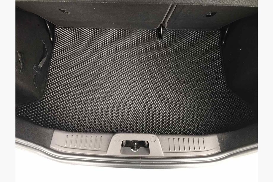 Ford Fiesta 2008–2017 Tavaratilan matto HB (EVA, musta) Kuva 5
