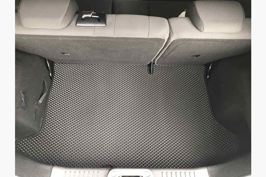 Ford Fiesta 2008–2017 Tavaratilan matto HB (EVA, musta) Kuva 2
