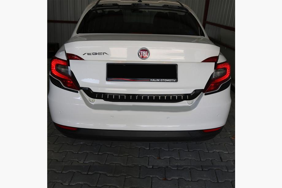 Fiat Tipo 2016– Takaluukun lista (3 kpl, ABS) Kuva 2
