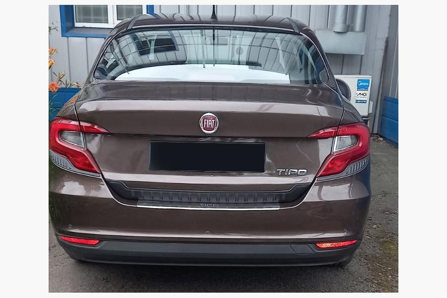 Fiat Tipo 2016– Takaluukun lista (3 kpl, ABS) Kuva 1