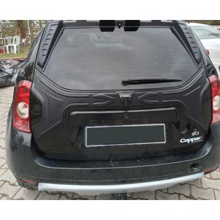 Muovinen lista takaluukun kanteen Dacia Duster 2008–2018 kuva 4