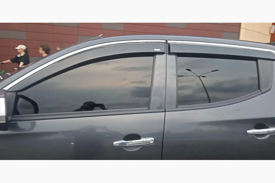 Fiat Fullback 2016– Ikkunatuuliohjaimet kromilistalla (4 kpl, Niken) Image