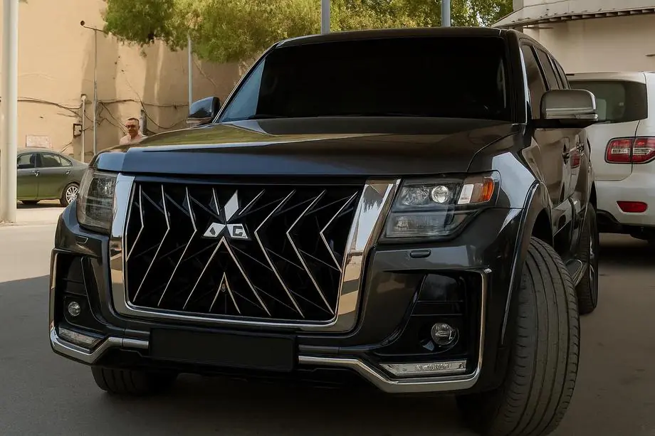 Mitsubishi Pajero Wagon IV 2006–2021 Korisarja Black Hawk Image