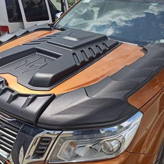 Konepellin suojalista (ABS) Nissan Navara/NP300 2016– kuva 1