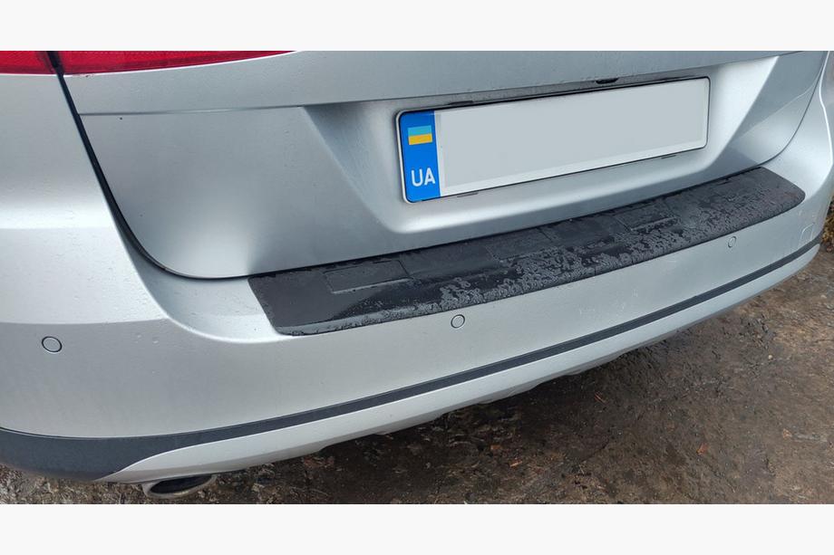 Volkswagen Passat B7 2012–2015 Takapuskurin lista Esa (SW, ABS) Image