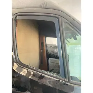 Ikkunatuuliohjaimet (asennus ikkunakiskoon) Esa (2 kpl) Mercedes Sprinter W907/W910 2018– kuva 2