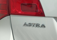 Opel Astra J 2009–2015 Astra-tekstimerkki 5177042 (120 x 17 mm) kuva 1